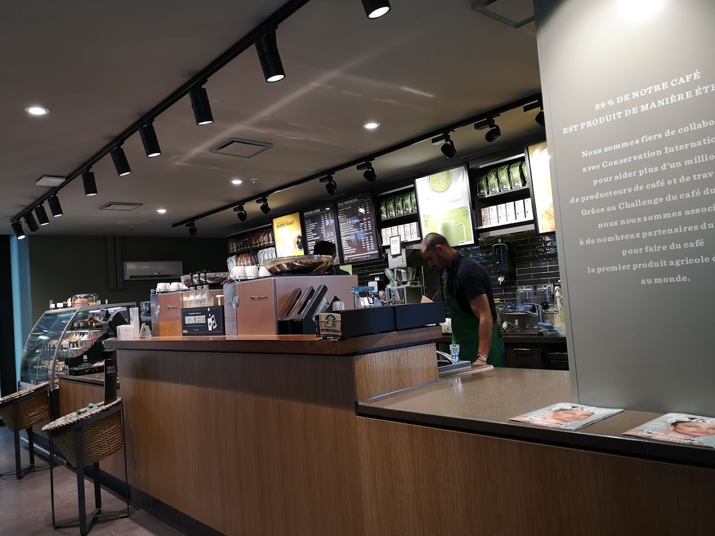 Starbucks · Photos 3