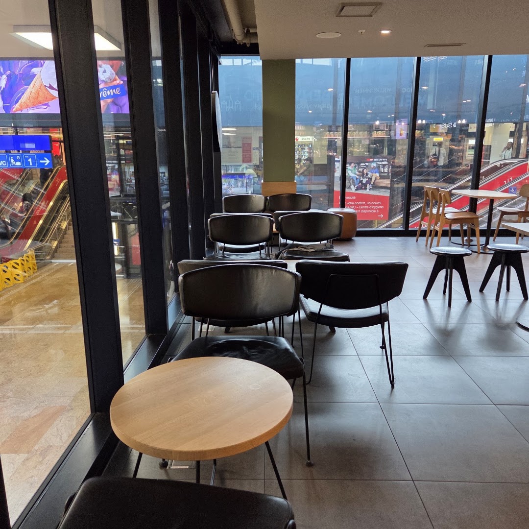 Starbucks · Photos 8